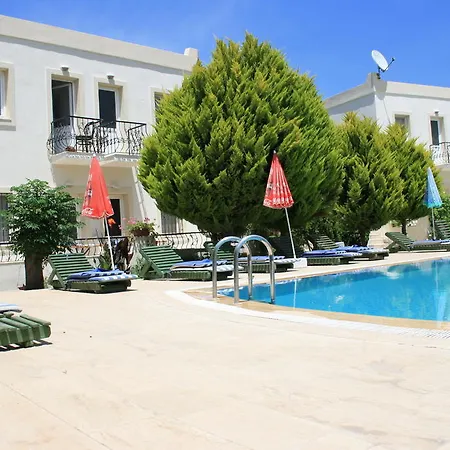 Apartahotel Paradise Garden Evleri 3*