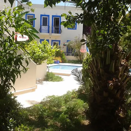 Apartahotel Paradise Garden Evleri