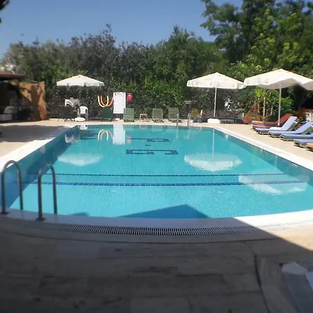 Apartahotel Paradise Garden Evleri