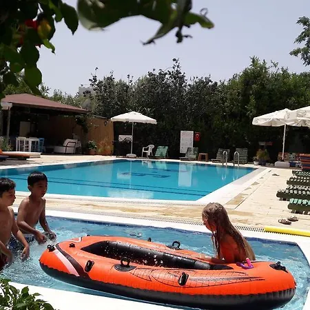 Lejlighedshotel Paradise Garden Evleri 3*