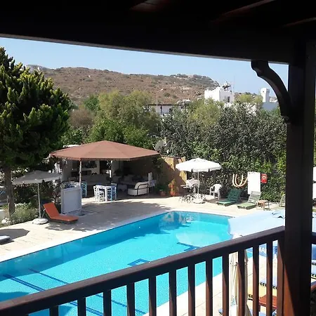 アパートホテル Paradise Garden Evleri ギュムシュルク